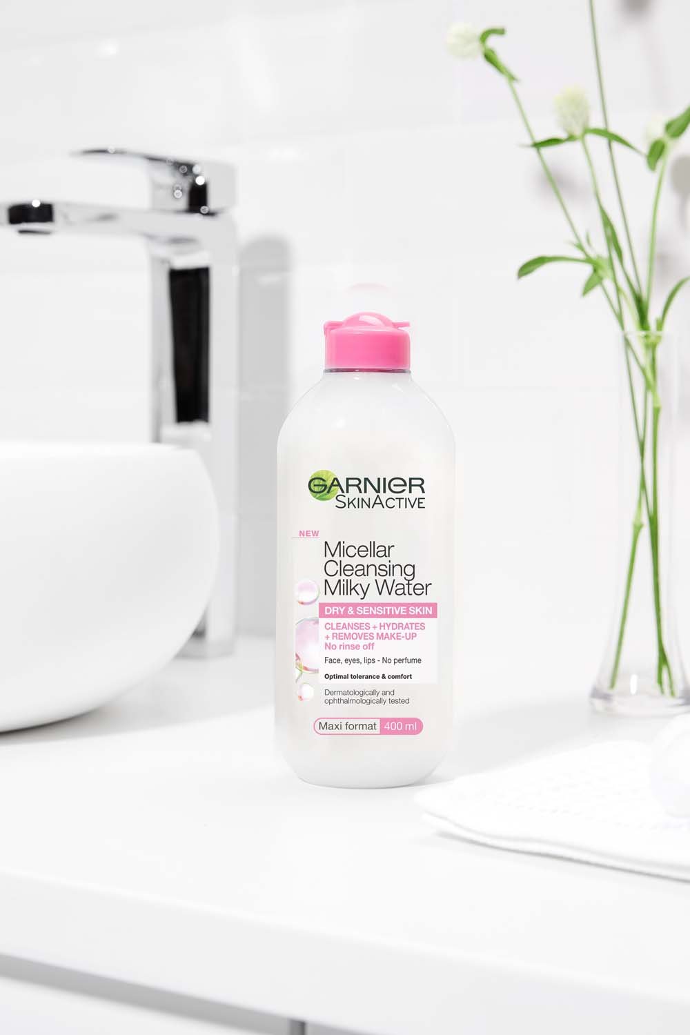 3600542137324 Garnier SkinActive Micellar Cleansing Milky Water 400ml lifestyle